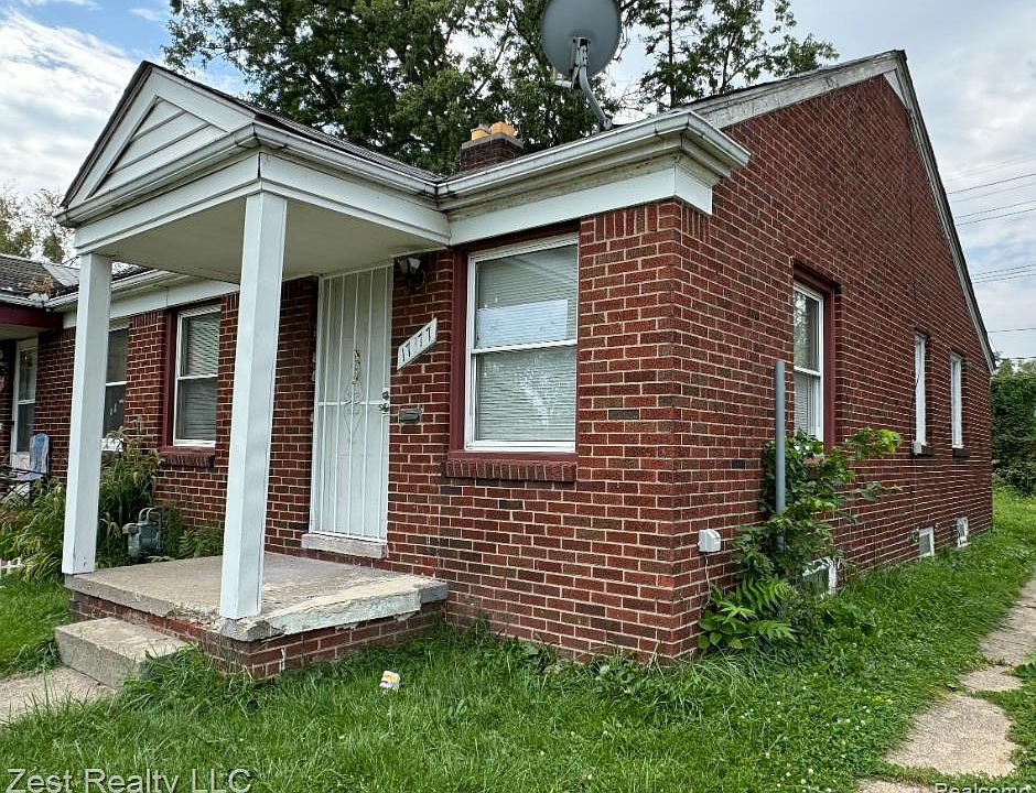 1st image of 17377 Hoover St