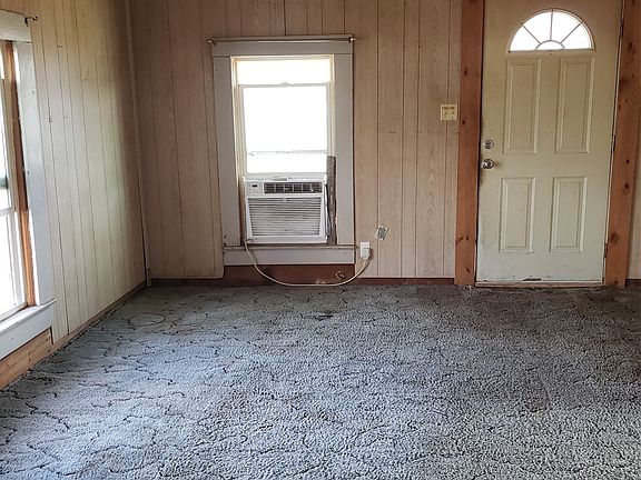 4th image of 283 Highland St