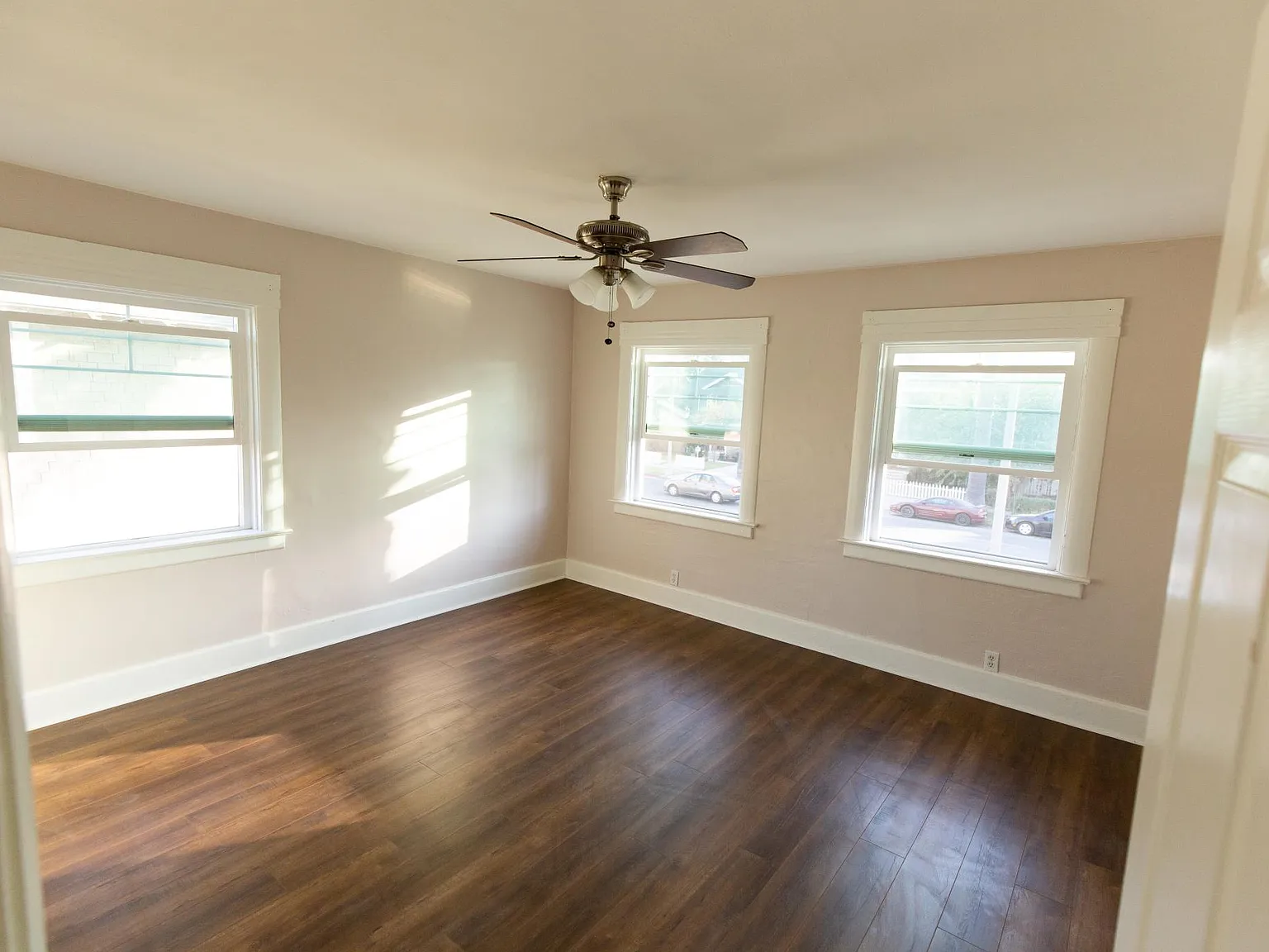 2 bed, 950 sqft, $1,800 — Photo 1