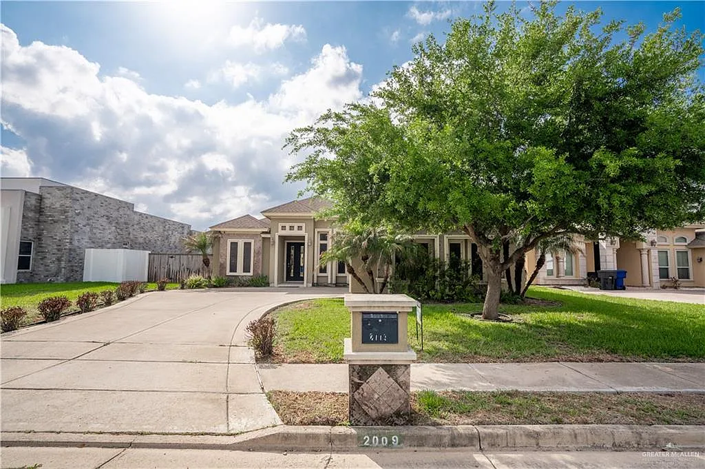 3 bed, 4.0 bath, 1610 sqft, $2,150 — Photo 3