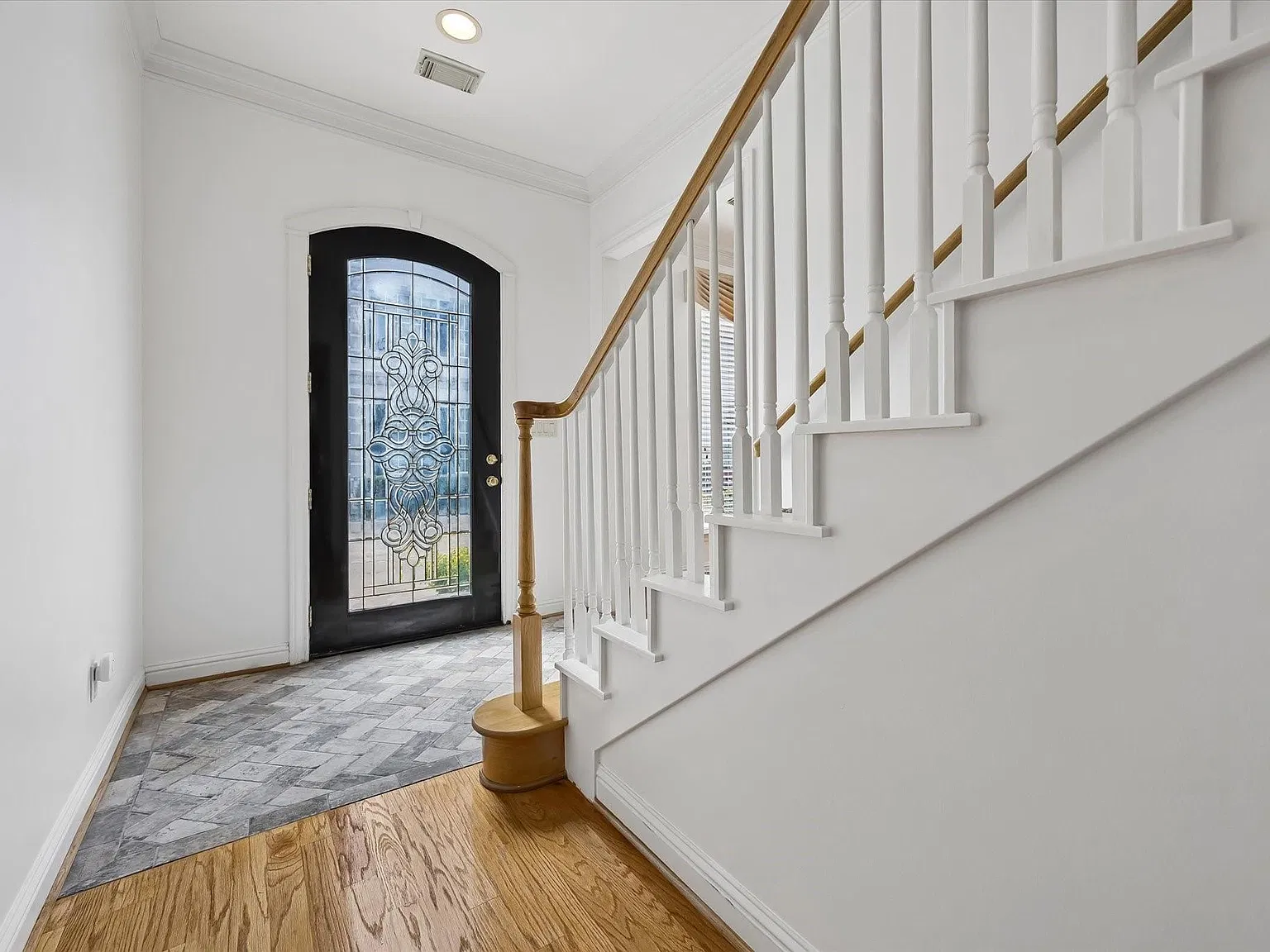 3 bed, 2.5 bath, 3139 sqft, $4,000 — Photo 2