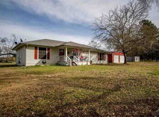 907 S Red Bud Ln, Overton, TX 75684