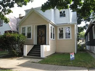 541 W 104th St photo 1