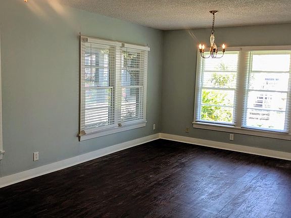 4th image of 4114 Avenue S 1/2