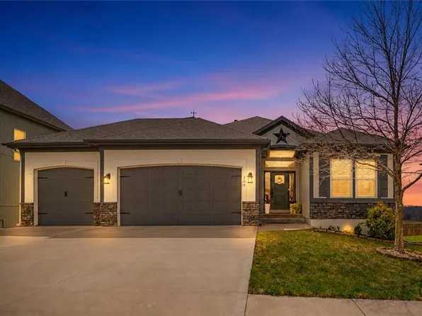 509 Sycamore Rd, Greenwood, MO 64034