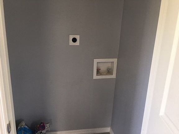 3rd image of 2205 Moodie Ave