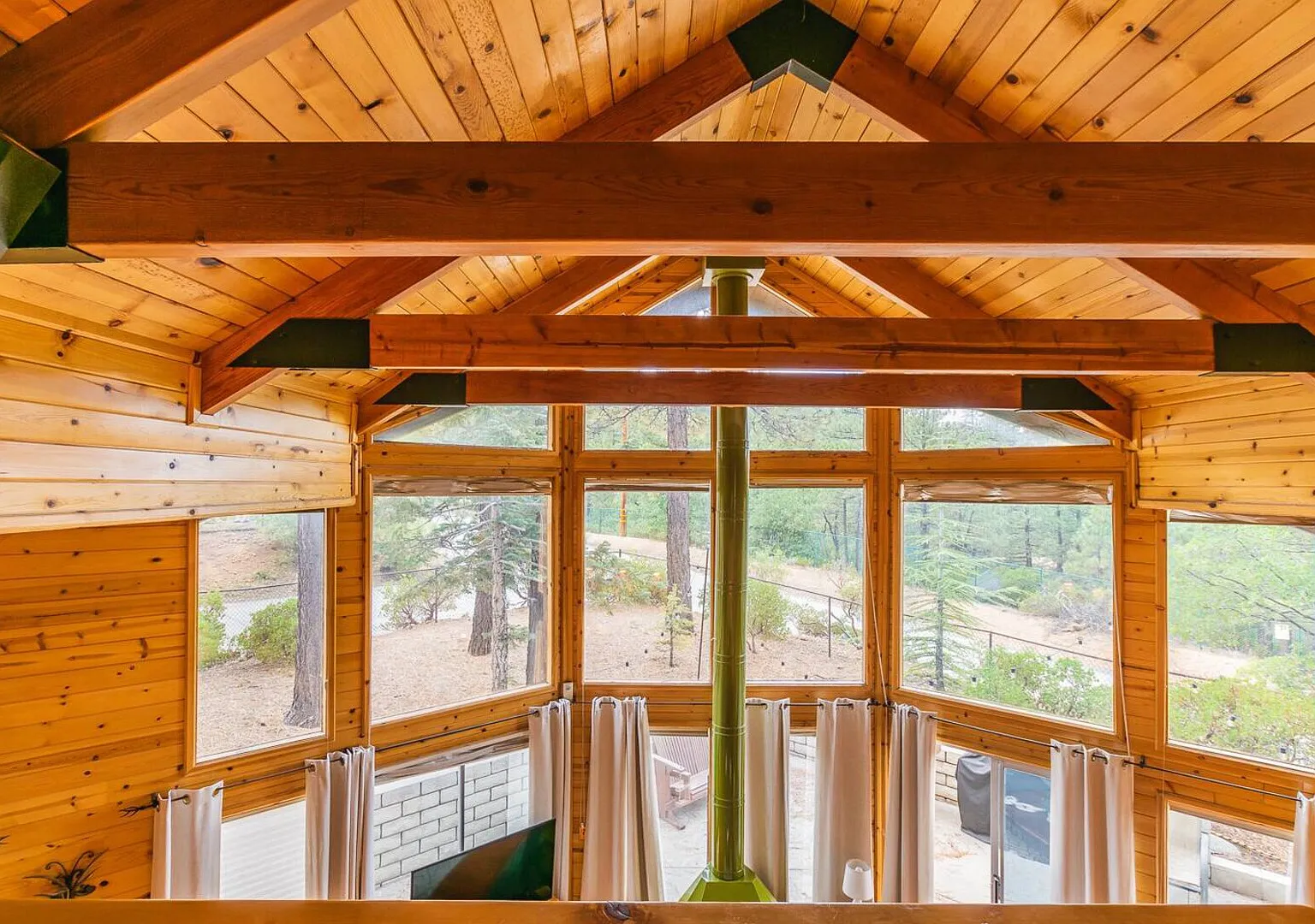 Cozy A-Frame Cabin in Big Bear Lake — Photo 4