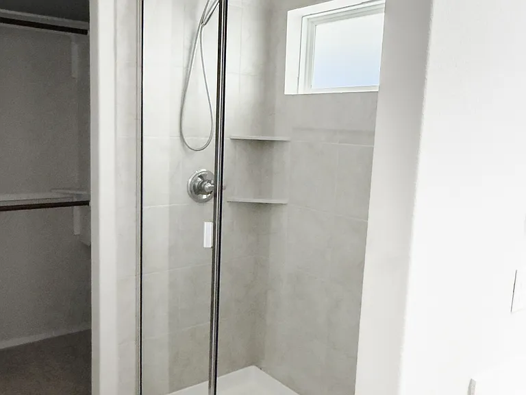 139 Lyndon Dr — Photo 17