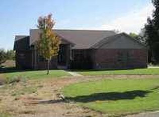 10645 E Snokomo Rd, Hutchinson, KS 67502