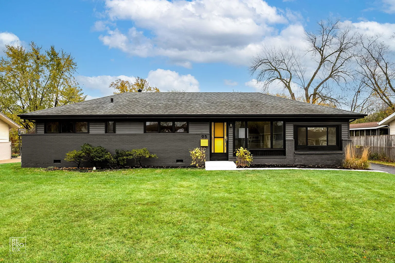95 Des Plaines Ln photo 1