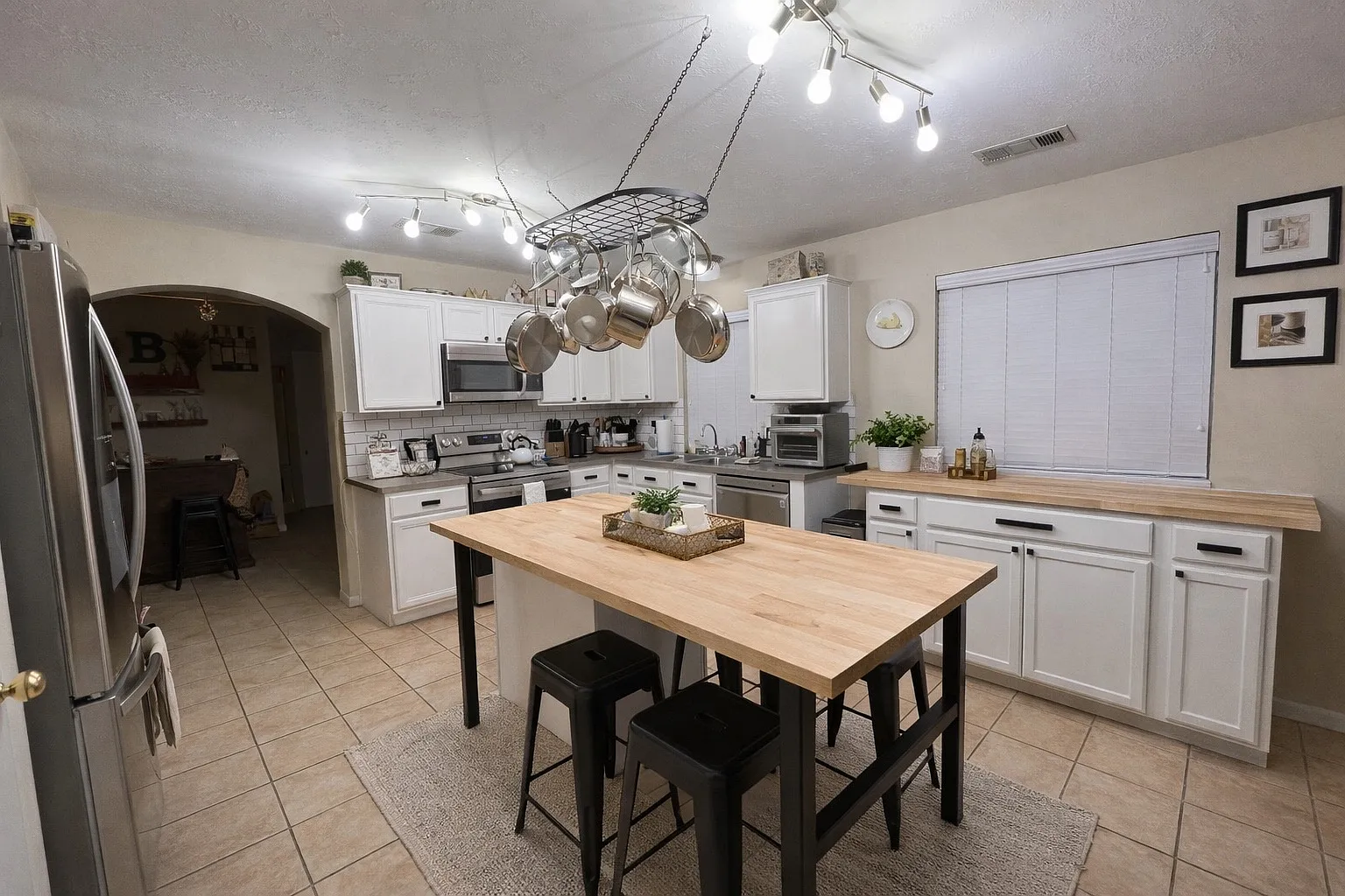 11847 Rolling Stream Dr — Photo 1