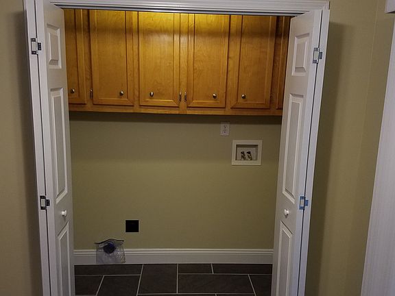 Laundry w/lots of Cabinets