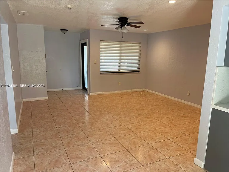1220 NE 116th St #1222 — Photo 7