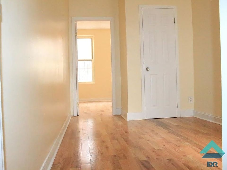 2nd image of 381 Sumpter St #3LA