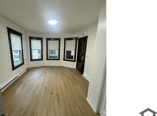 31 Rose St #3R, Chicopee, MA 01020
