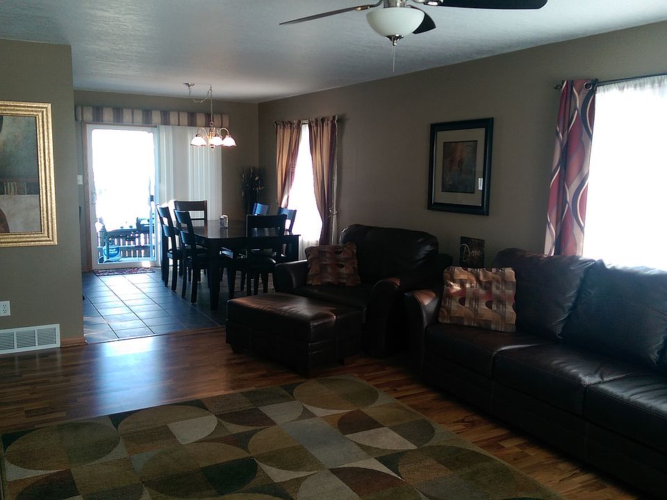 1st image of 601 W Pleasantview Dr