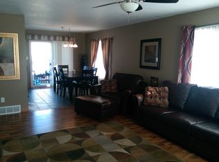601 W Pleasantview Dr, Prairie City, IA 50228