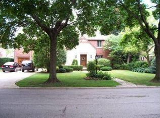 6715 Nokomis Ave, Lincolnwood, IL 60712