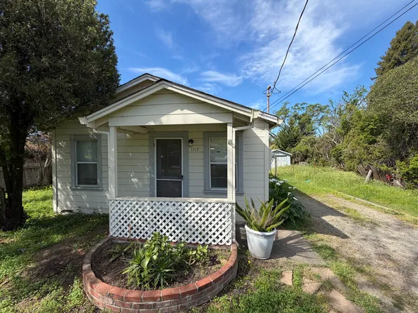 1117 University St, Healdsburg, CA 95448