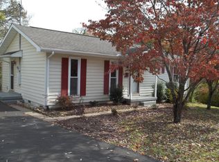 100 Amherst Ln, Oak Ridge, TN 37830