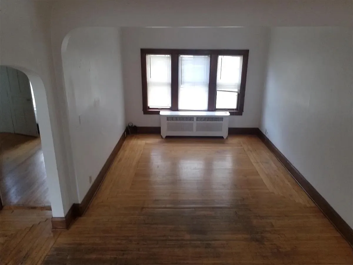3 bed, 1300 sqft, $1,650 — Photo 4