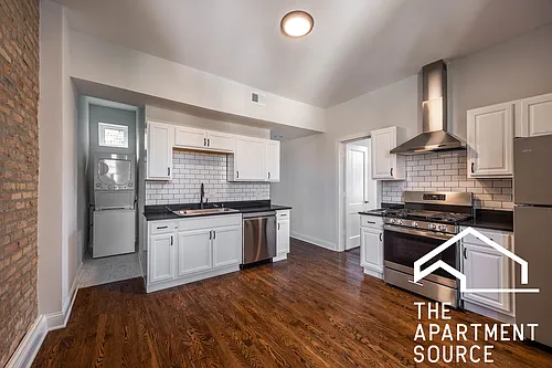 2842 W Augusta Blvd #3E Photo 1