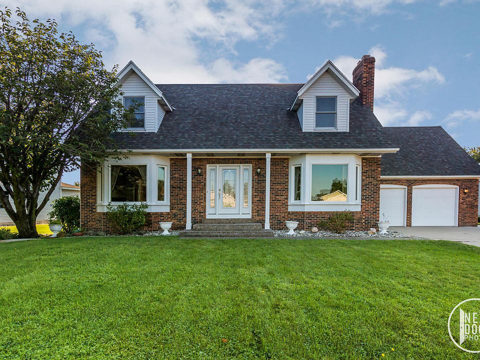 1st image of 2496 Meadow Dr