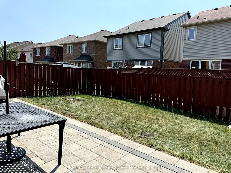 30 Arkwright Dr — Photo 16