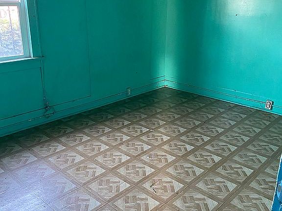 4th image of 621-623 W 62nd St