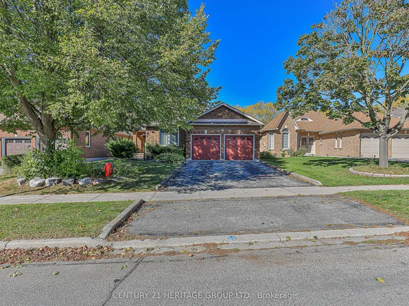 741 College Manor Dr, Newmarket, ON L3Y 8G5