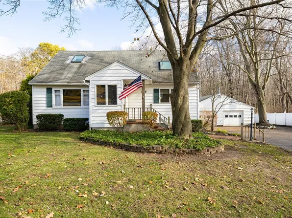 528 Moseley Rd, Fairport, NY 14450