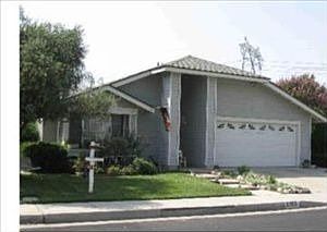 1st image of 2702 Applewood Dr