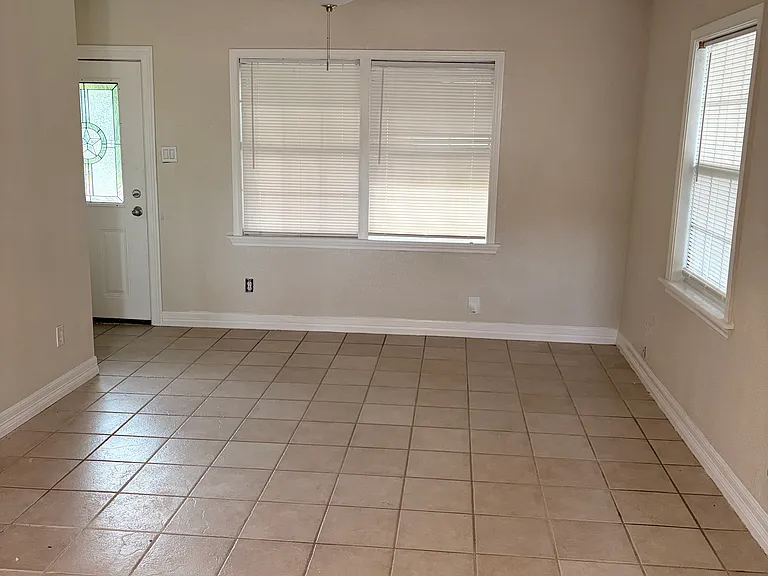 533 Majestic St — Photo 7