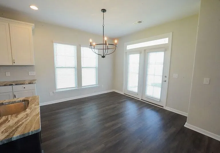 165 Greyfield Cir — Photo 8
