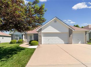 1016 Carlisle Dr, Raymore, MO 64083