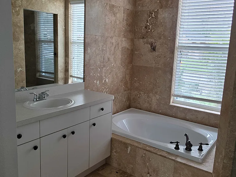 18804 Forest Glen Ct — Photo 10