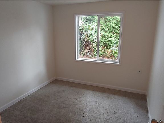 5th image of 361 W Oregon St
