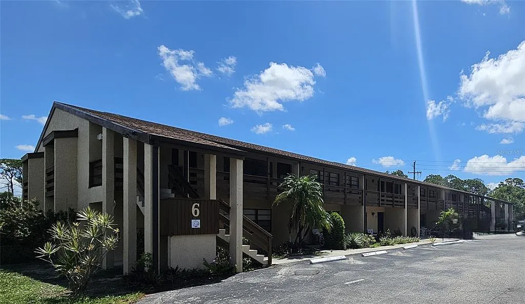 1 bed, 1.5 bath, 647 sqft, $2,850 — Photo 1