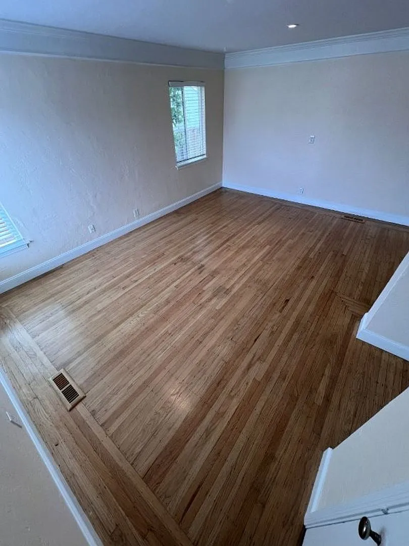 Nor Cal Realty, Inc - 2 bedroom 1 bath house with 1 car garage — Photo 2