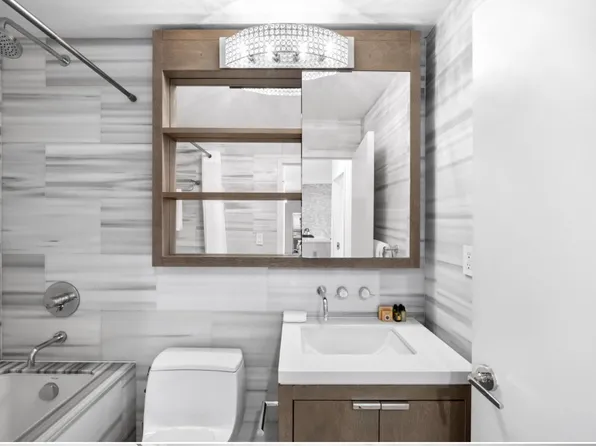 225 Rector Place image 5 of 27