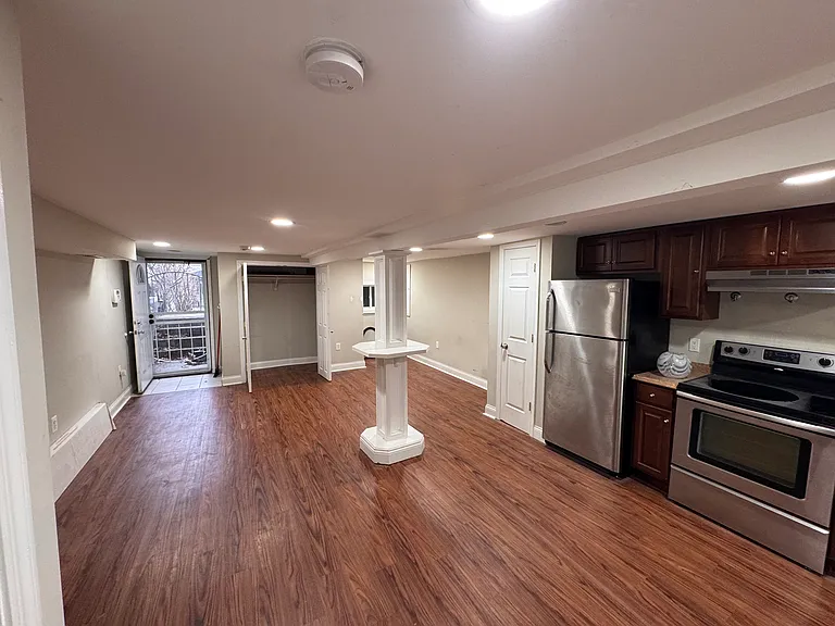 503 Columbia Rd NW #B — Photo 5