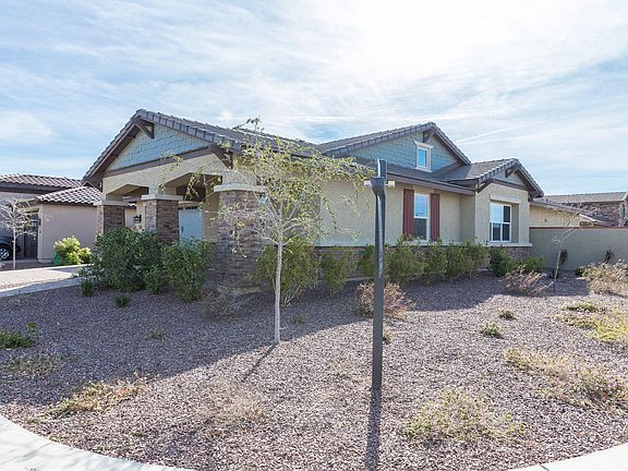 3rd image of 20471 W Briarwood Dr