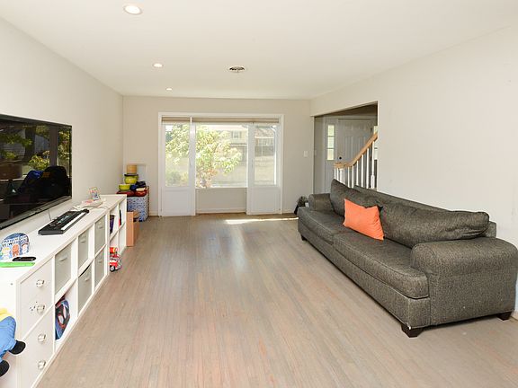 3rd image of 5-15 Dorothy St