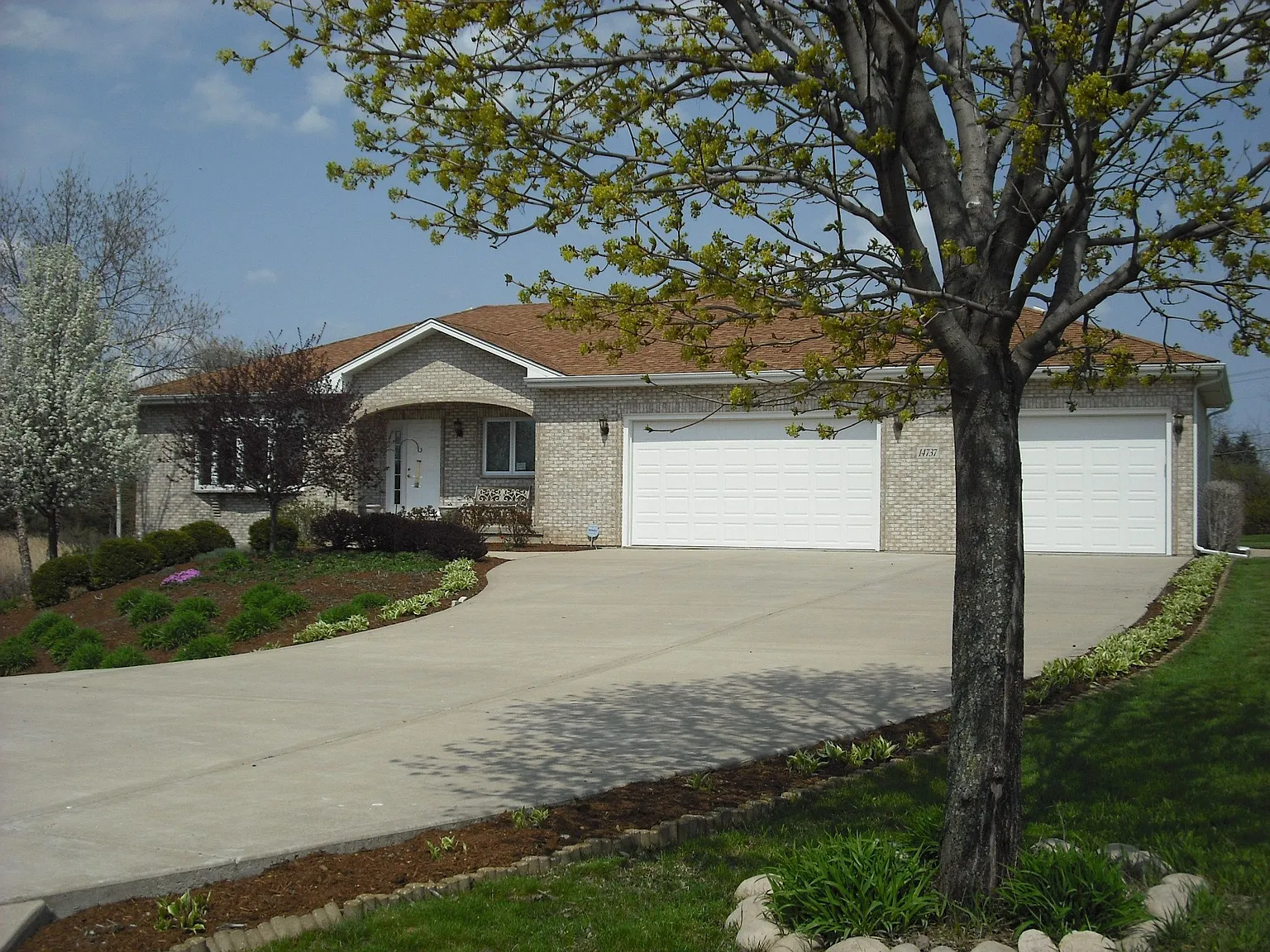 14737 S Helen Ln photo 1