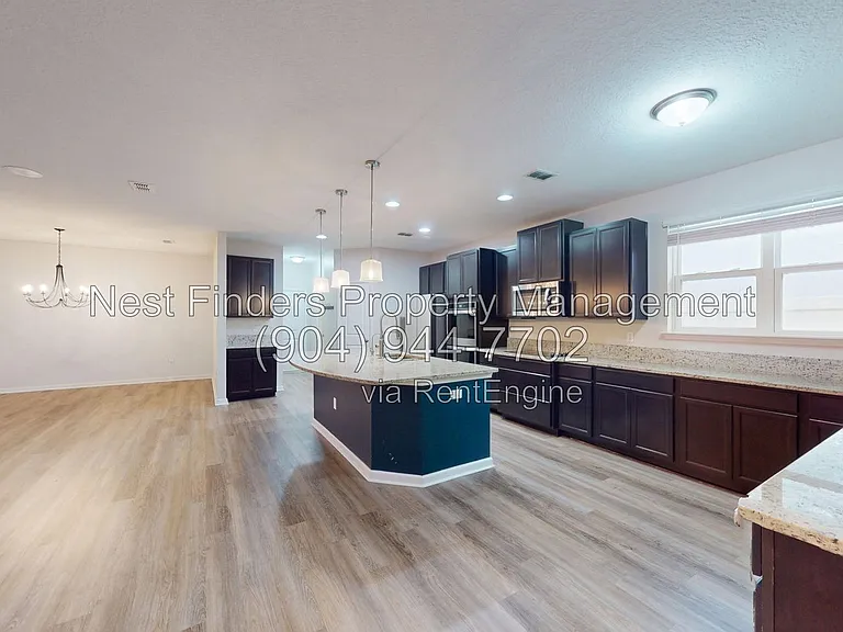 2704 Daylily Ln — Photo 11