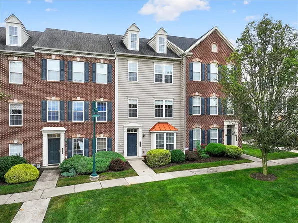 202 Village Pl, Wexford, PA 15090