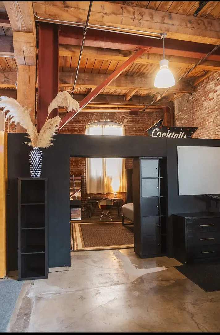 Arts District Loft w/ Free Parking, Walk to Tokyo — Photo 3
