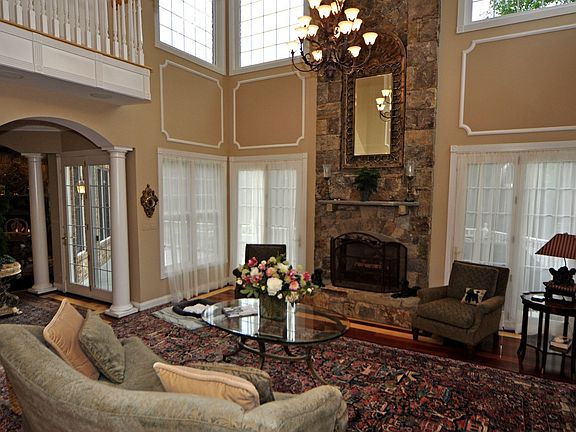 4th image of 11307 Hearth Ct