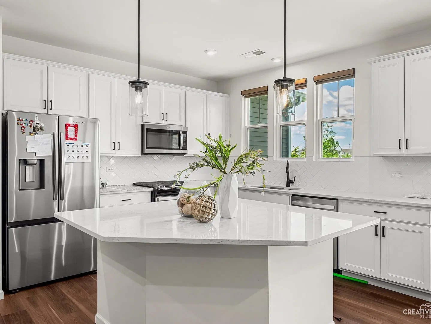 3 bed, 2.5 bath, 2020 sqft, $3,100 — Photo 3