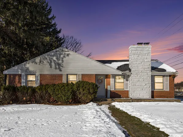 6008 Chelsea Ln, Portage, MI 49002